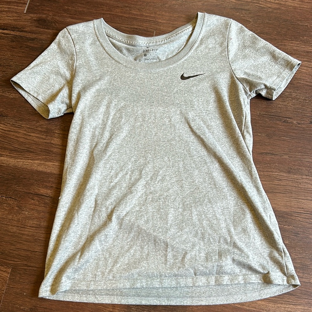 Women’s Nike running shirt